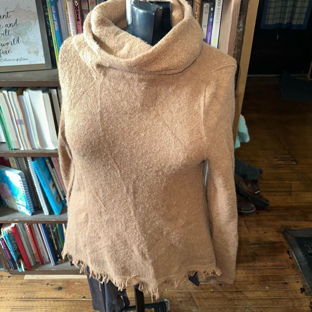 Anthropologie Akemi + Kim tan S fringe cowl neck sweater